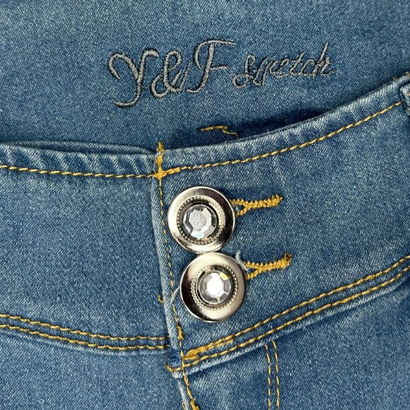 Y&F Stretch Women’s Sz 11/12 High Rise Curvy Fit Jeans Blue Rhinestone Buttons - Picture 3 of 16